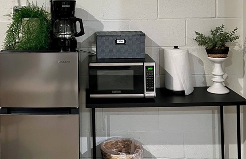 Kaweah House | Hotel-Style Retreat on private property - Sleeps 4