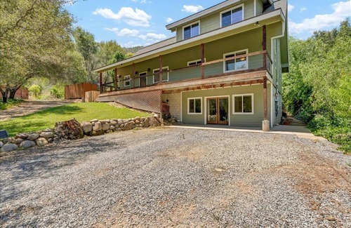 Kaweah House | Hotel-Style Retreat on private property - Sleeps 4