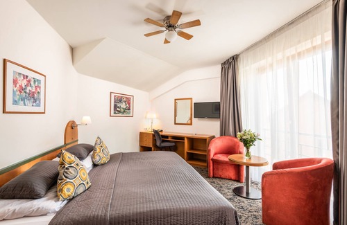 Prague 8 Hotel | Hotel Troja