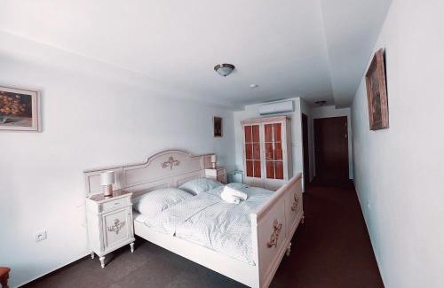 Zeleznice Hotel | Hotel u Jindry