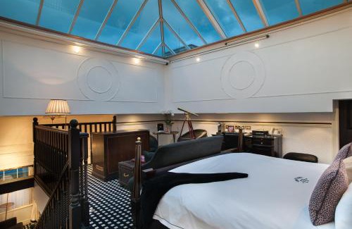Westminster Hotel | Hotels In London With Fireplace/Heating, Pet Friendly, Bar