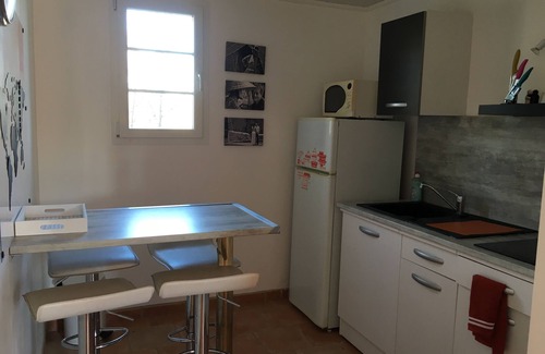 Chateauneuf-Val-Saint-Donat House | House for 2 or 4 people, ideal for a couple with children, shared pool