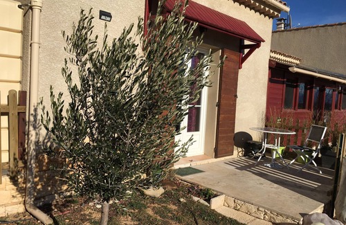 Chateauneuf-Val-Saint-Donat House | House for 2 or 4 people, ideal for a couple with children, shared pool