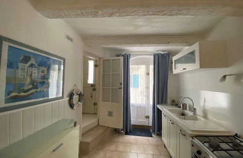 Meze House | House 100m², terrace, air conditioning, 150m from the beach