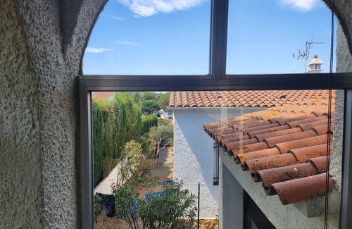 L'Escala House | House 2 bedroom with air conditioning and parking 1400 m from the beach