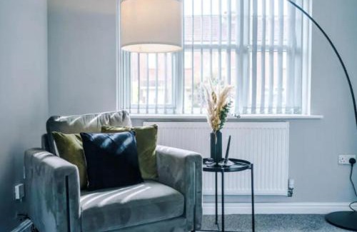 Failsworth House | House 3 Bed Sleeps 6 -Pets Ok -Patio -Free Parking
