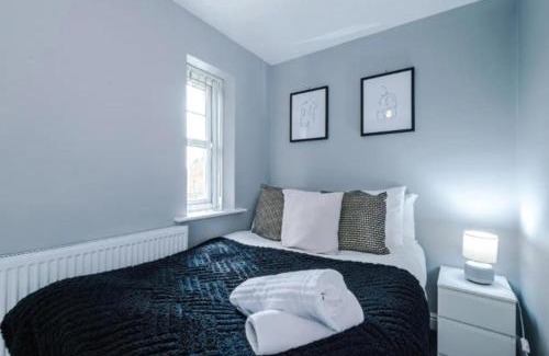 Failsworth House | House 3 Bed Sleeps 6 -Pets Ok -Patio -Free Parking