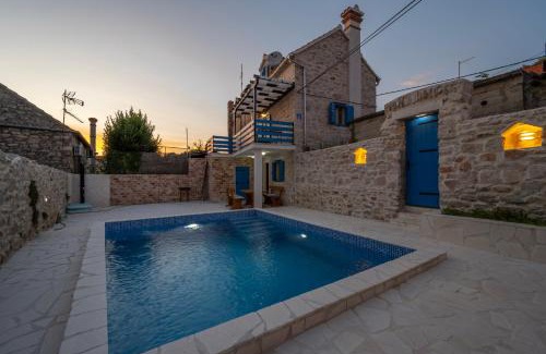 Sibenik Apartment | House AnaDora with pool - Zlarin