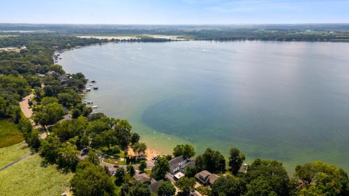 Lake Mills House | House and BoatHouse