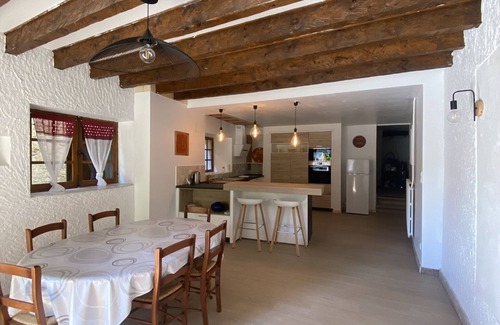 Saint-Pierre-d'Albigny House | House at the foot of the mountains!