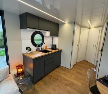 Deulemont Boat Rental | House Boat logement insolite