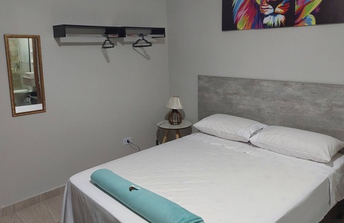 Londrina House | House