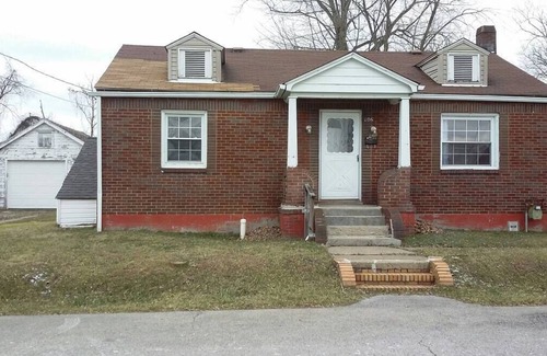 Aliquippa Apartment | House can sleep 8 or more people