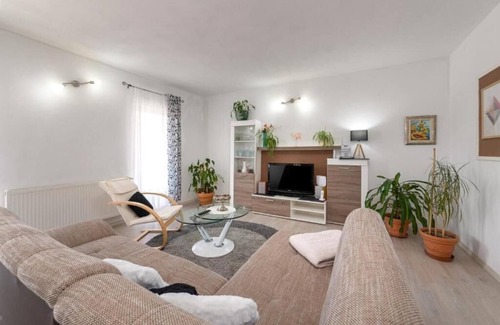 Oprtalj House | House Cavi (94391-K1) - Oprtalj