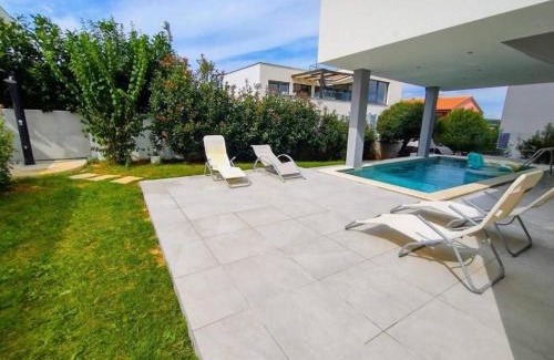 Banjole House | House Dusa