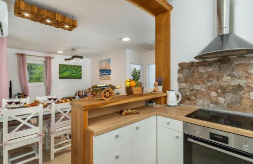 Podhum Ski Chalet | House Family Podhum