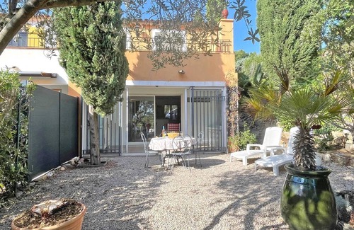 Sainte-Maxime House | House for 4 people - Air conditionning - Residence pool - Private garden - WiFi - Sainte Maxime