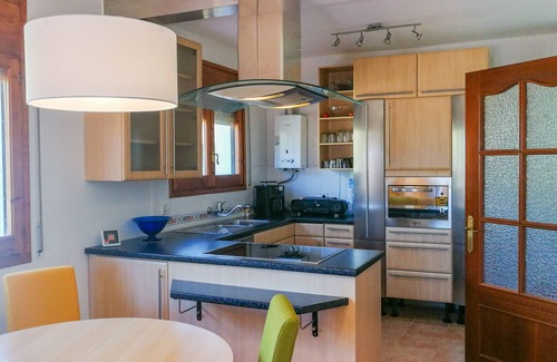 Vidreres House | House for 6 persons, large saltwater pool, garden, 6km from Lloret, fenced