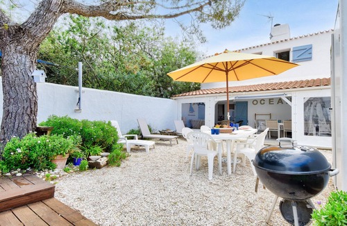 La Gueriniere Ski Chalet | House for 8 - 100 m from the beach - Garden