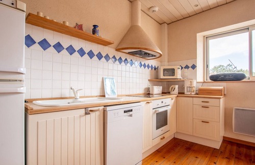 Bretignolles-sur-Mer Ski Chalet | House for 6 - garden and terrace - 300m beach