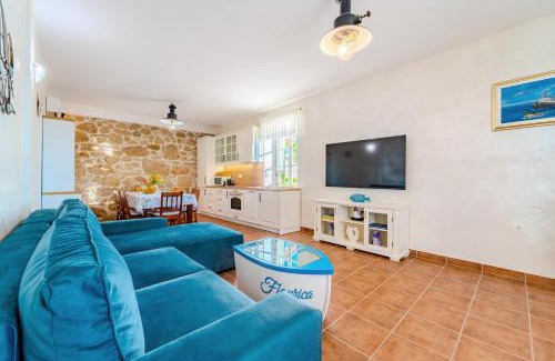 Lun House | House for rent "Figurica" Lun