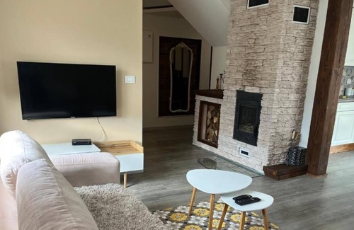 Presika House | House Four Hands (94661-K1) - Moravice