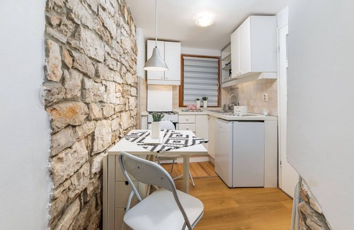 Valbandon House | House in Fažana near Rock Beach