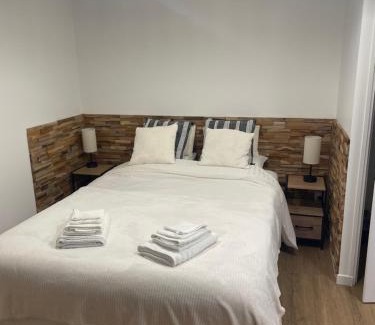 Saint-Mars-la-Briere House | House in forest proche GR and circuit