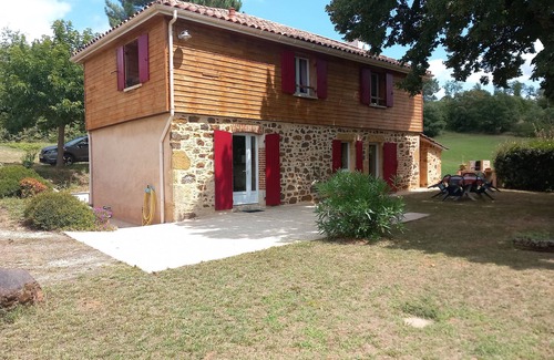 Goujounac House | House in the countryside, with large expanses of woods and fields.