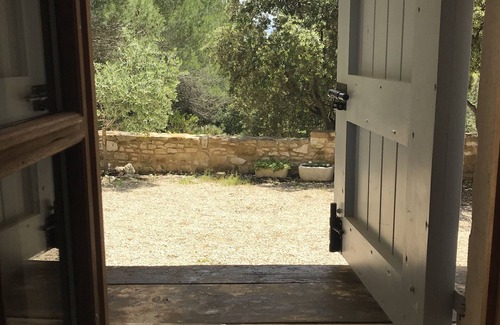 Pierrevert House | House in the Luberon, Provence, hiking, pool, views and privacy; near golf