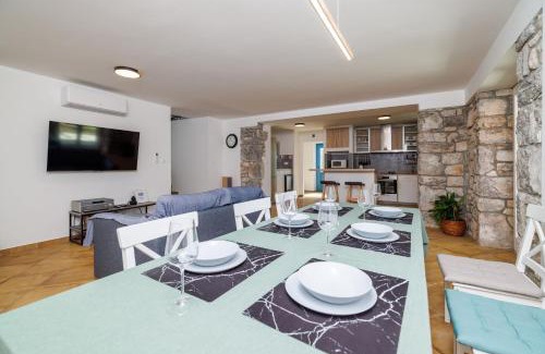 Skrbcici House | House Maja