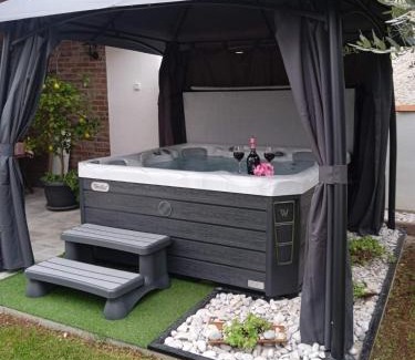 Muntic Apartment | House Nada apartman