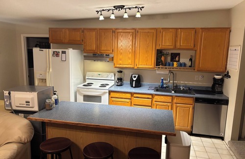 Fairview House | House near McMenamins Edgefield, Outlets, Blue Lake Park, Gorge, Hiking, Mt Hood