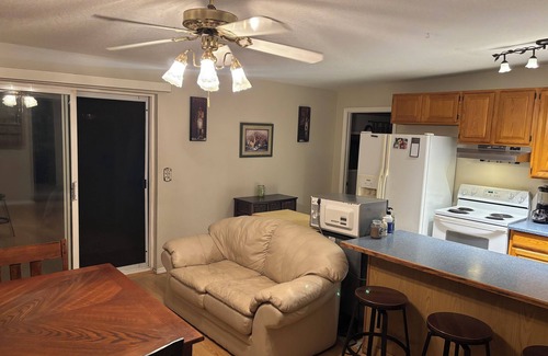 Fairview House | House near McMenamins Edgefield, Outlets, Blue Lake Park, Gorge, Hiking, Mt Hood
