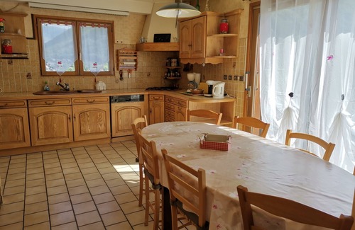 Villarlurin Ski Chalet | house near MERIBEL/COURCHEVEL and BRIDES LES BAINS gondola