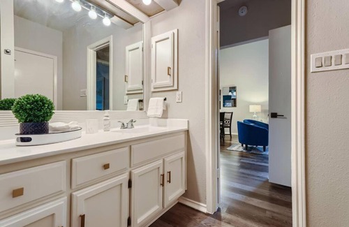 Wetmore Apartment | House of Blues close to Six Flags/Rim/Medical Ctr