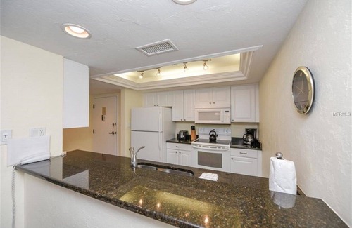 Siesta Key Condo | House of the Sun top floor 2/2 LAST MINUTE DEALS FOR OCTOBER