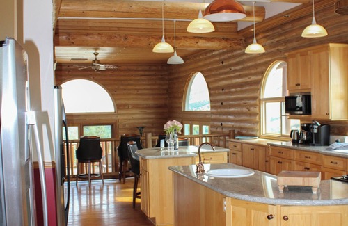 Kernville House | House on the Hill/5 bedrooms/overlooks all of Kernville