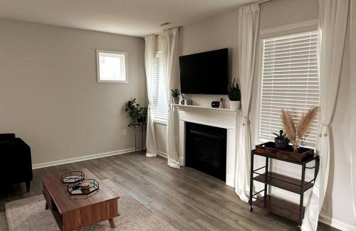 Wake Forest House | House on the Hill Villa