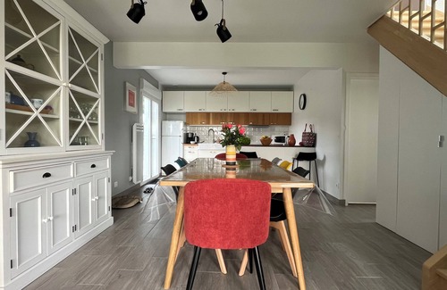Guisseny House | House on the seafront (160m) and GR34, peaceful setting for weekends and vacations.