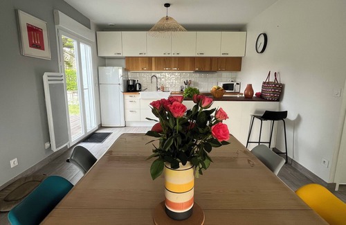 Guisseny House | House on the seafront (160m) and GR34, peaceful setting for weekends and vacations.