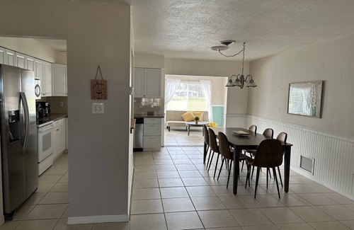 Oakland Hills House | House over the golf course with heated pool!