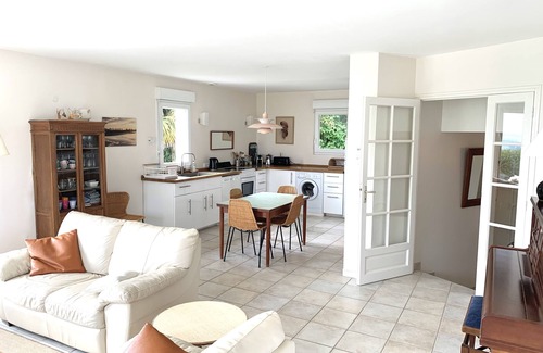 Le Val-Saint-Pere House | House overlooking the bay of Mont Saint Michel. 4/10 people. Private tennis.