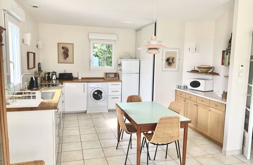 Le Val-Saint-Pere House | House overlooking the bay of Mont Saint Michel. 4/10 people. Private tennis.