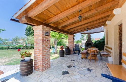 Poljica House | House Poljica with a pool