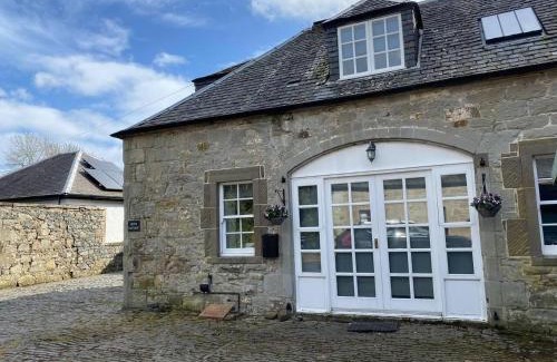 Kilmarnock House | House - Sleeps 4 Pet Friendly & Free Parking