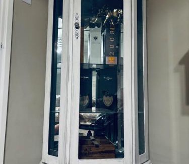 Skelmersdale House | House - Sleeps 6 Hot-tub & Free Parking