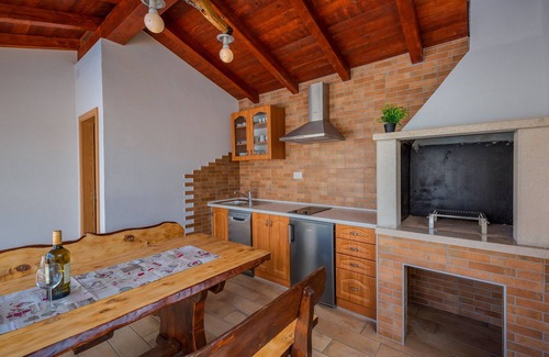Lindar House | House Smoky, private pool, 6 people, free WiFi, outdoor kitchen, free bikes, BBQ