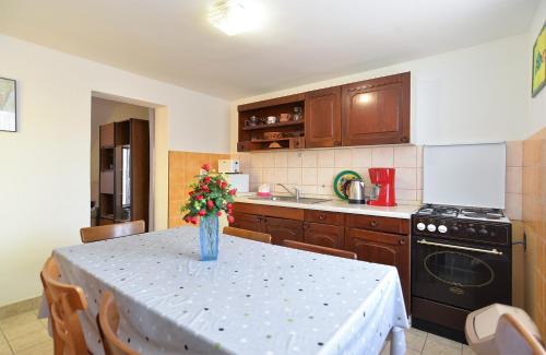 Vrznaveri House | House Vežnaveri 2063