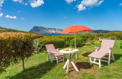 San Teodoro House | House/Villa - Coda CavalloHouse with garden